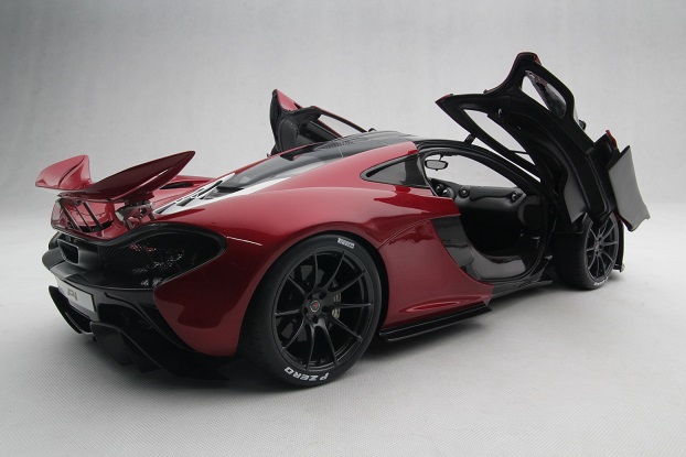 Collector Studio - Fine Automotive Memorabilia - 1/8 2013 McLaren P1