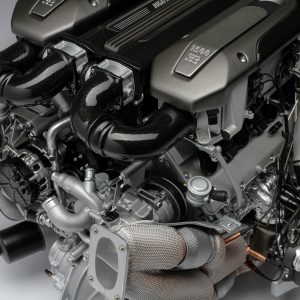 1-4-Bugatti-Chiron-engine (2)