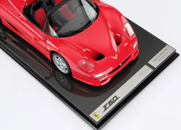 Ferrari F50 スケールモデル 1/18 Ferrari F50 Hard Top 1995 Red Diecast Model Car by KK