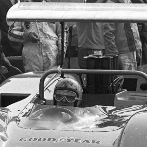 Bruce McLaren, Tyler Alexander, Denny Hulme, McLaren-Chevrolet M8B, Los Angeles Times Grand Prix- Can-Am, Riverside, 26 October 1969. Bruce McLaren with Tyler Alexander, engineer and one of the founding fathers of McLaren. (Photo by Bernard Cahier/Getty Images)