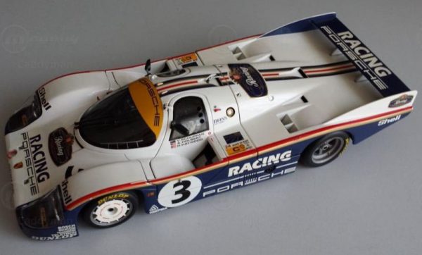 Collector Studio - Fine Automotive Memorabilia - 1/18 1983 Porsche