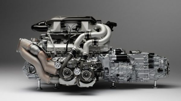 1/4 2019 Bugatti Chiron engine