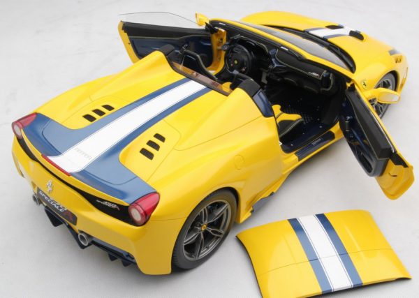 Collector Studio - Fine Automotive Memorabilia - 1/8 2015 Ferrari 458  Speciale Aperta