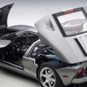 1/18 2004 Ford GT