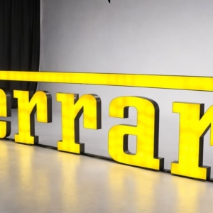 1990s-Ferrari-8-4m-sign (2)
