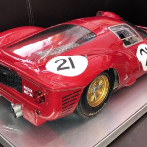 1/8 1967 Ferrari 330P4 Prototype - Le Mans