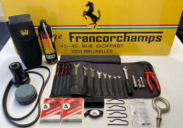 1987-1992 Ferrari F40 tool set