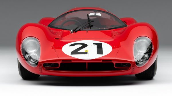 1/8 1967 Ferrari 330 P4 Le Mans