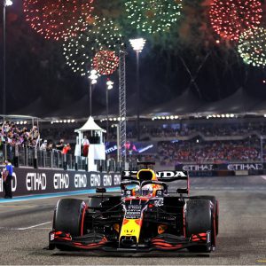 Max-Verstappen-in-front-of-Abu-Dhabi-fireworks-planetF1
