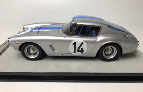 Collector Studio - Fine Automotive Memorabilia - 1/18 1961 Ferrari 