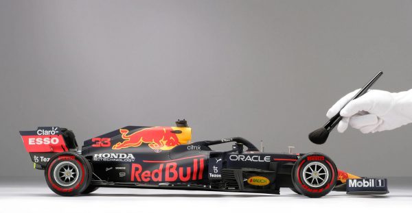 1/8 2021 Max Verstappen RB16B #33 Red Bull Racing - Abu Dhabi winner