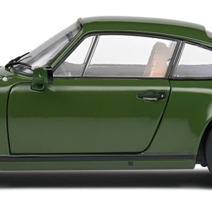 1-18-porsche-911-sc-green-1978-02