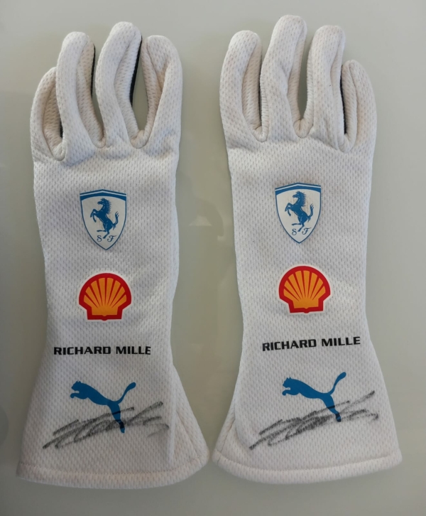 2025-CL-Monaco-gloves-signed (2)
