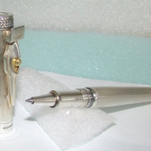 Montegrappa-Senna-rollerball (2)