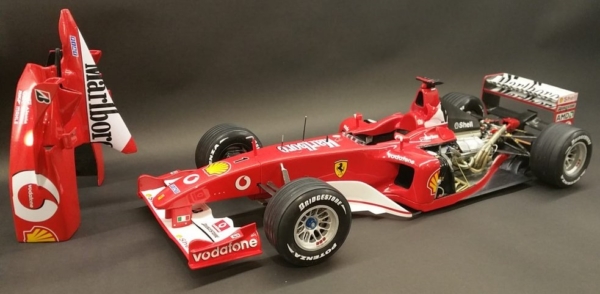 Collector Studio - Fine Automotive Memorabilia - 1/12 2002 Ferrari