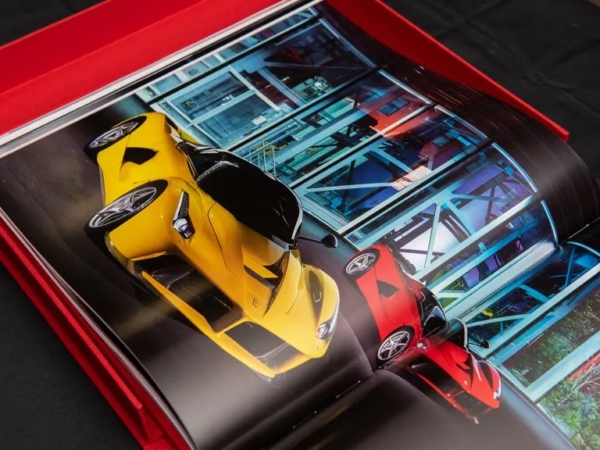 2014-la-ferrari-book (2) 2014-la-ferrari-book (2)