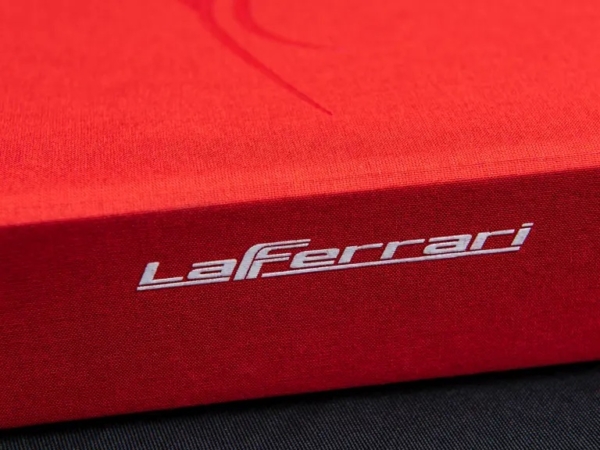 2014-la-ferrari-book (3) 2014-la-ferrari-book (3)