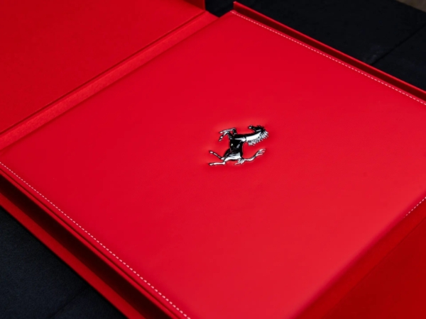 2014-la-ferrari-book (4) 2014-la-ferrari-book (4)