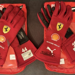 2025-LV-Ferrari-glove-set