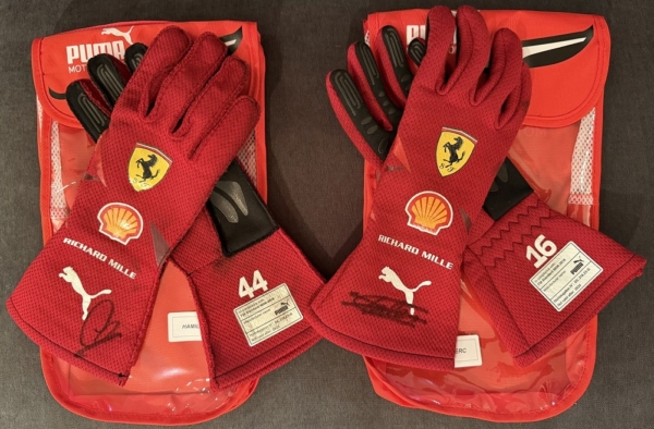 2025-LV-Ferrari-glove-set