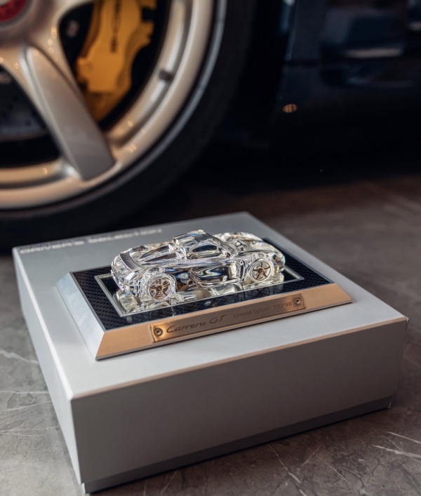 Collector Studio - Fine Automotive Memorabilia - 1/32 2005 Porsche