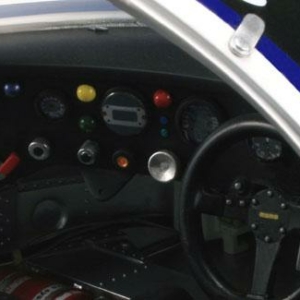 1-8962lowcockpit
