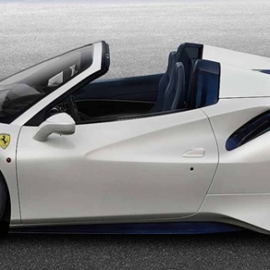4_Ferrari-Pista-Spider-side