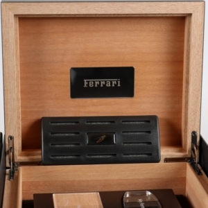 Humidor-Type-488-With-Chrome Model-Lot- 822 (5)